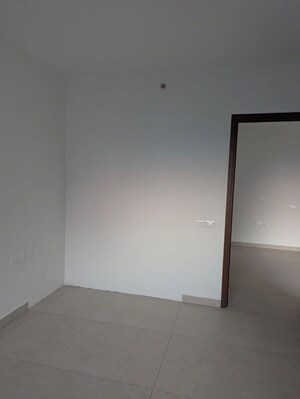 Room in 3 BHK Apartment at Malwa Escon Primera, International Airport Road – for Rent