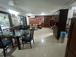 2 BHK Apartment For Rent in Khar West