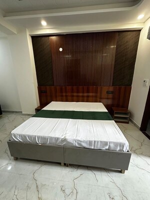 Studio Builder Floor For Rent in Sector 52