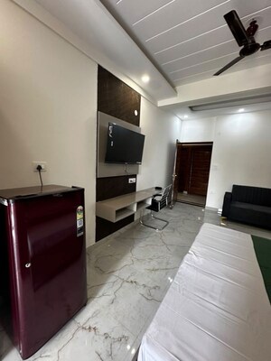 Team Area in Studio Builder Floor at Sector 52 – for Rent