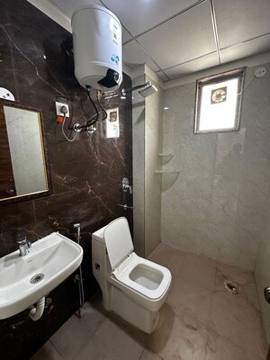 Team Area in Studio Builder Floor at Sector 52 – for Rent