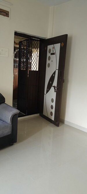 1 BHK Apartment – Entrance View at Seawoods - for Rent