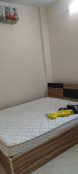 Room in 1 BHK Apartment at Seawoods – for Rent