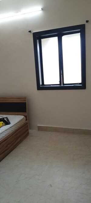 Room in 1 BHK Apartment at Seawoods – for Rent