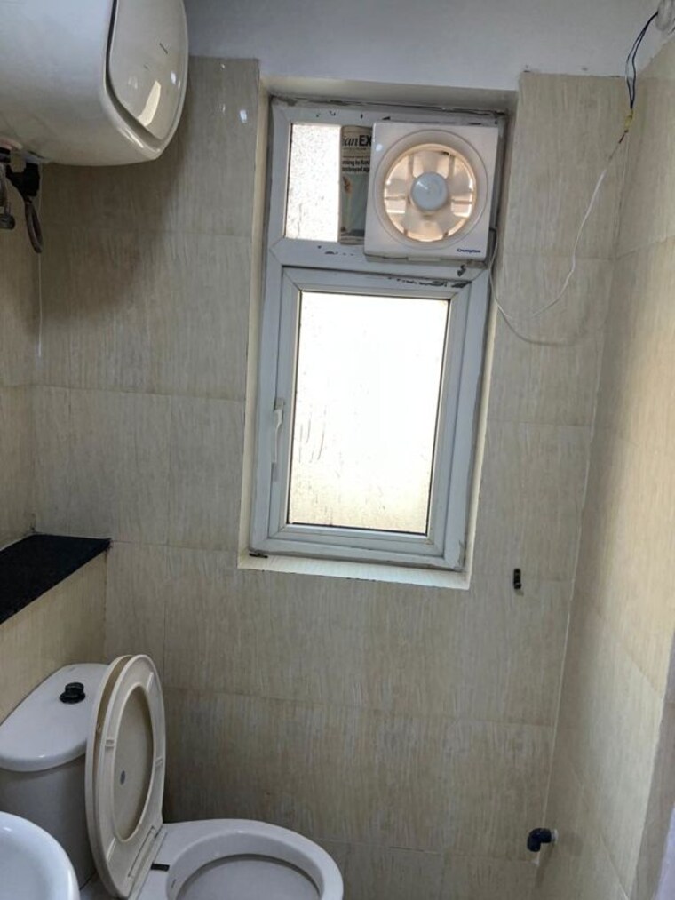 Bathroom, bptp-park-elite-premium 3 Bedroom 1050 Sq.Ft. Apartment In Sector 84 Faridabad 10607076