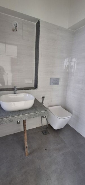 Bathroom in 1.5 BHK Apartment at Dynamix Divum, Malad East – for Rent