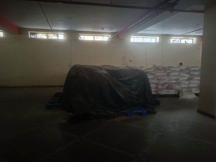  Parking, sector 63 Commercial Warehouse 5500 Sq.Ft. In Sector 63 Noida 10607072