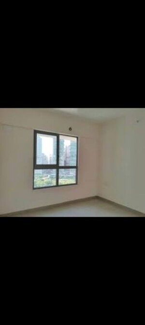 Room in 2 BHK Apartment at Risland The Icon, Dhokali – for Rent