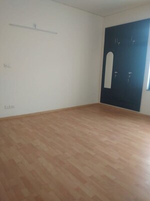 Room in 1 BHK Independent House at Delta I Greater Noida – for Rent