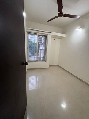 Room in 2 BHK Apartment at Vishrantwadi – for Sale