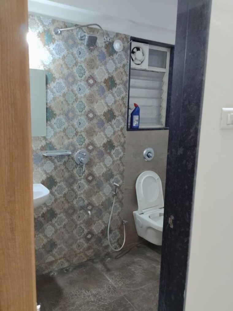 Bathroom, vishrantwadi 2 Bedroom 900 Sq.Ft. Apartment In Vishrantwadi Pune 10607109