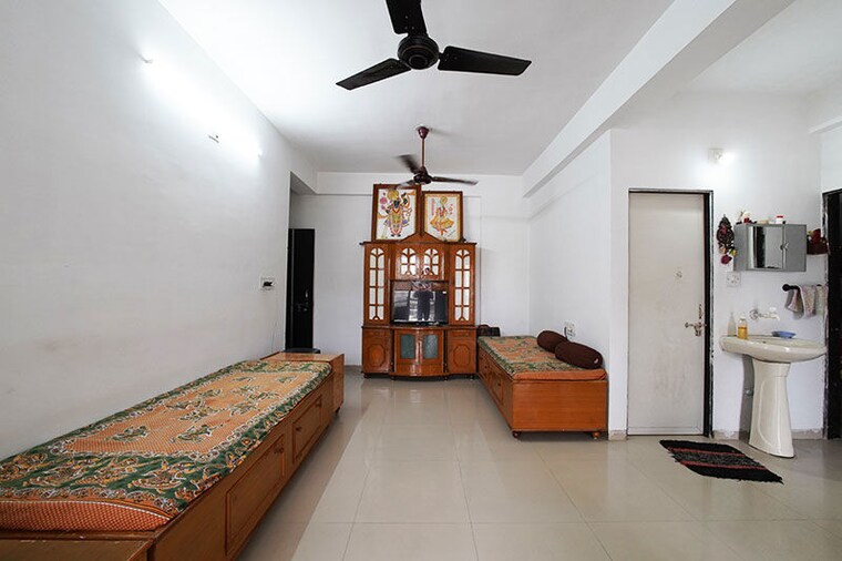 Living Room, new maninagar 2 Bedroom 125 Sq.Yd. Apartment In New Maninagar Ahmedabad 10607098