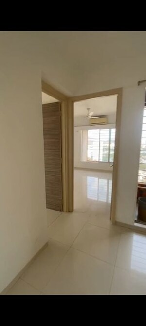 Room in 2 BHK Apartment at Group Seven Rushi Heights, Goregaon East – for Rent
