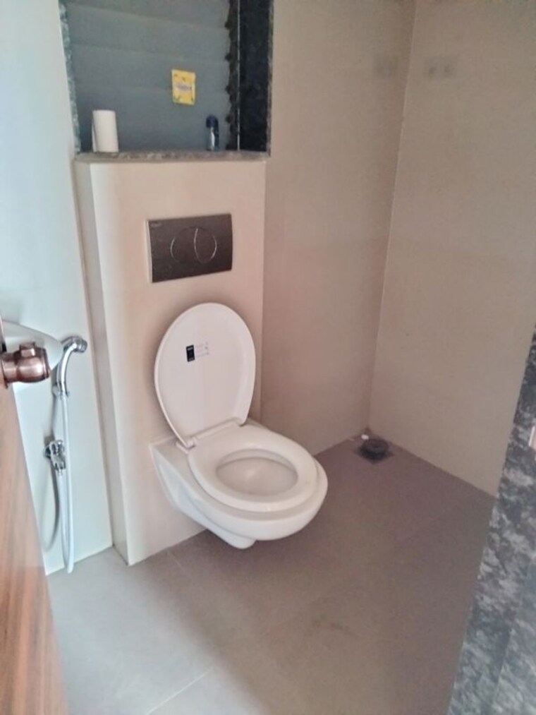Bathroom, je-and-vee-om-trimurti 1 Bedroom 400 Sq.Ft. Apartment In Malad East Mumbai 10607154
