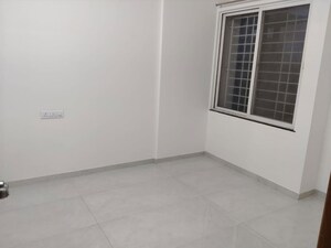 Room in 1 BHK Apartment at Vishrantwadi – for Sale