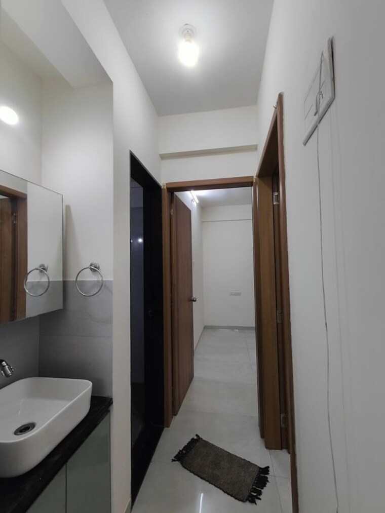 Bathroom, vishrantwadi 1 Bedroom 700 Sq.Ft. Apartment In Vishrantwadi Pune 10607149
