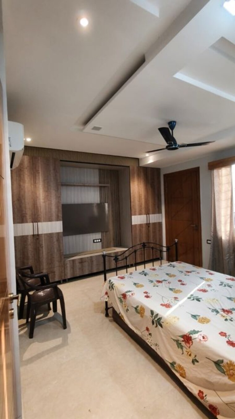Bedroom, bptp-parkland-pride-phase-2 3 Bedroom 190 Sq.Ft. Builder Floor In Sector 77 Faridabad 10607159