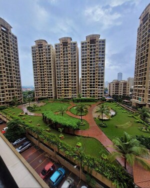 2 BHK Apartment For Rent in K Raheja Heights, Malad East