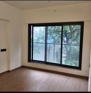 Room in 2 BHK Apartment at K Raheja Heights, Malad East – for Rent
