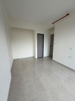 Room in 3 BHK Apartment at Dhamji Shamji Mahavir Spring Tulip Phase 1, Pokhran Road No Two – for Rent