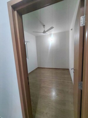 Room in 2.5 BHK Apartment at Karle Vario Homes, Hebbal – for Rent