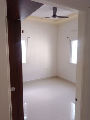 Room in 3 BHK Apartment at Fortune Green Homes Golden Oriole, Manikonda – for Rent