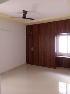 Room in 3 BHK Apartment at Fortune Green Homes Golden Oriole, Manikonda – for Rent