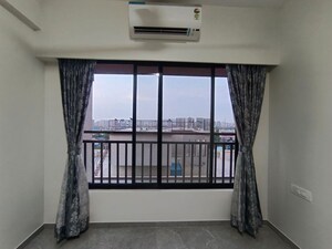 Room in 2 BHK Apartment at Sabari Mira, Chembur – for Rent