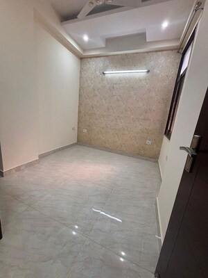 Room in 3 BHK Builder Floor at Divya Angels, Indrapuram – for Rent
