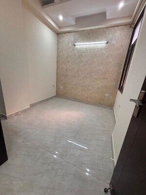 Room in 3 BHK Builder Floor at Divya Angels, Indrapuram – for Rent