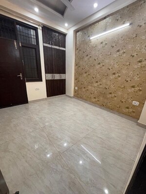 Room in 3 BHK Builder Floor at Divya Angels, Indrapuram – for Rent