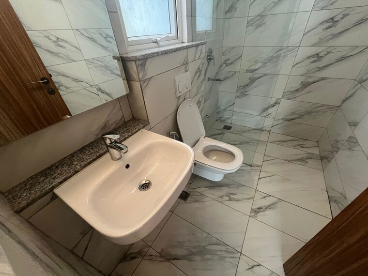 Bathroom, conscient-hines-elevate 4 Bedroom 3395 Sq.Ft. Apartment In Sector 59 Gurgaon 10607309
