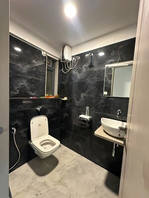 Team Area in 3 BHK Apartment at Ghatkopar West – for Rent
