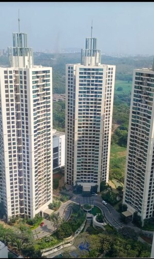 2.5 BHK Apartment For Rent in Oberoi Realty Woods, Goregaon East