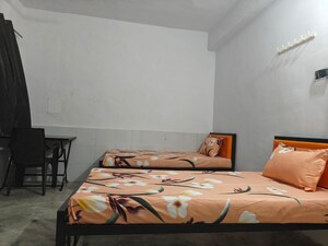 Bedroom in  Pg at Vile Parle East – for Rent