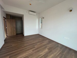 Room in 4 BHK Apartment at Conscient Hines Elevate, Sector 59 – for Sale
