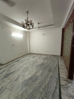 Room in 3 BHK Builder Floor at Neb Sarai – for Rent