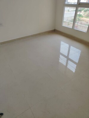 Room in 2 BHK Apartment at Signature Global Prime, Sector 63a – for Rent