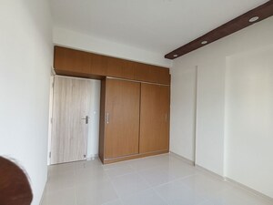 Room in 2 BHK Apartment at DS Max Sasmara, Kodigehalli – for Rent