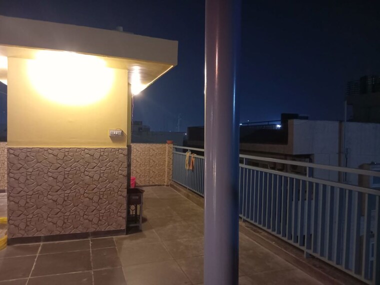 Terrace, emaar-mgf-emerald-hills 4 Bedroom 2700 Sq.Ft. Apartment In Sector 65 Gurgaon 10607392
