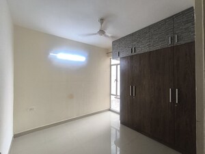 Room in 2 BHK Apartment at Suncity Avenue 102, Sector 102 – for Rent