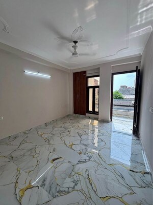 Room in 1 BHK Builder Floor at Chattarpur – for Rent
