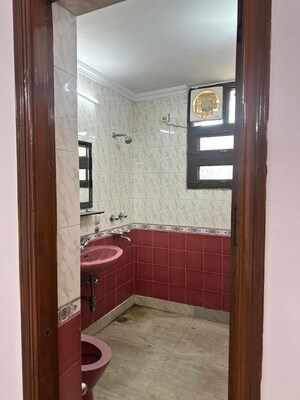 Bathroom in 3 BHK Apartment at Sector 47 – for Rent
