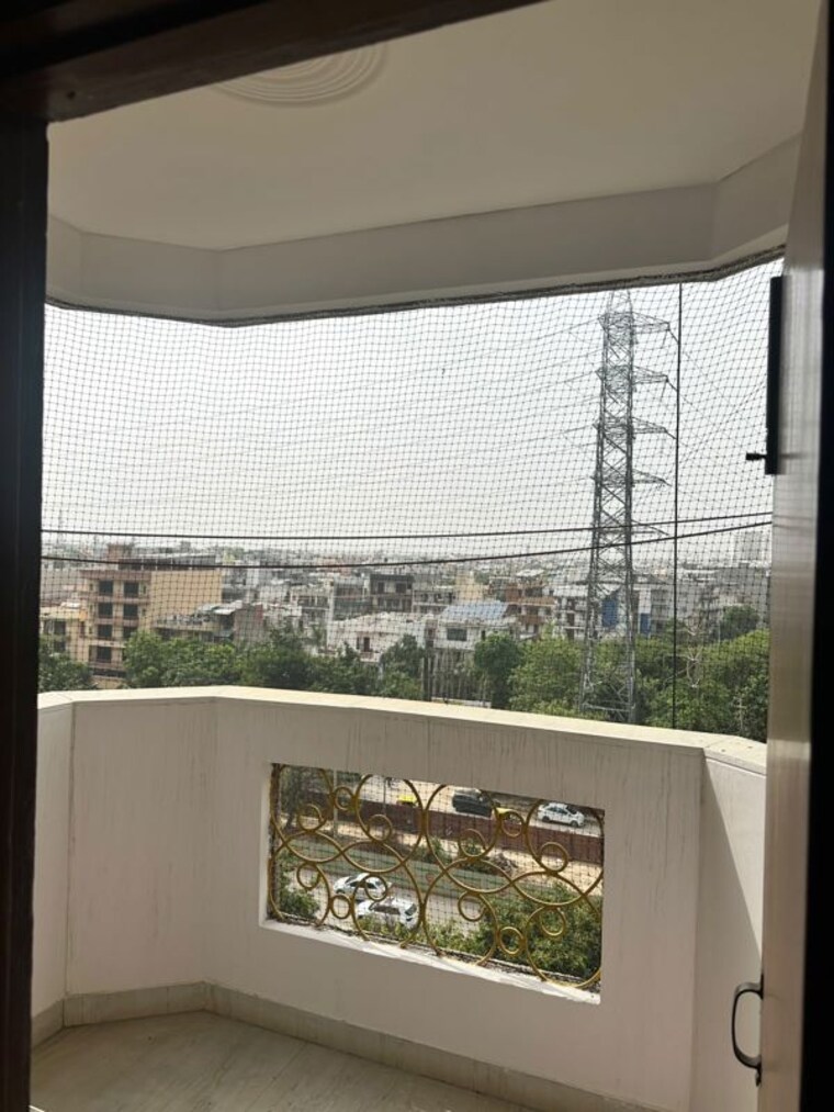Balcony, sector 47 3 Bedroom 2000 Sq.Ft. Apartment In Sector 47 Gurgaon 10607417
