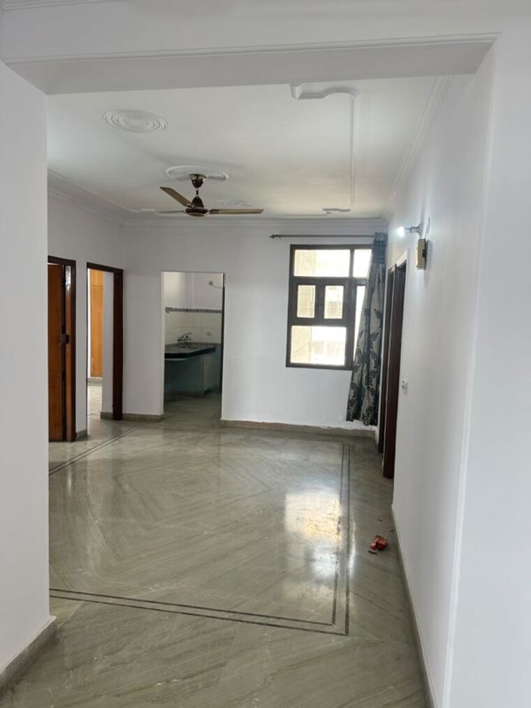 Room, sector 47 3 Bedroom 2000 Sq.Ft. Apartment In Sector 47 Gurgaon 10607417