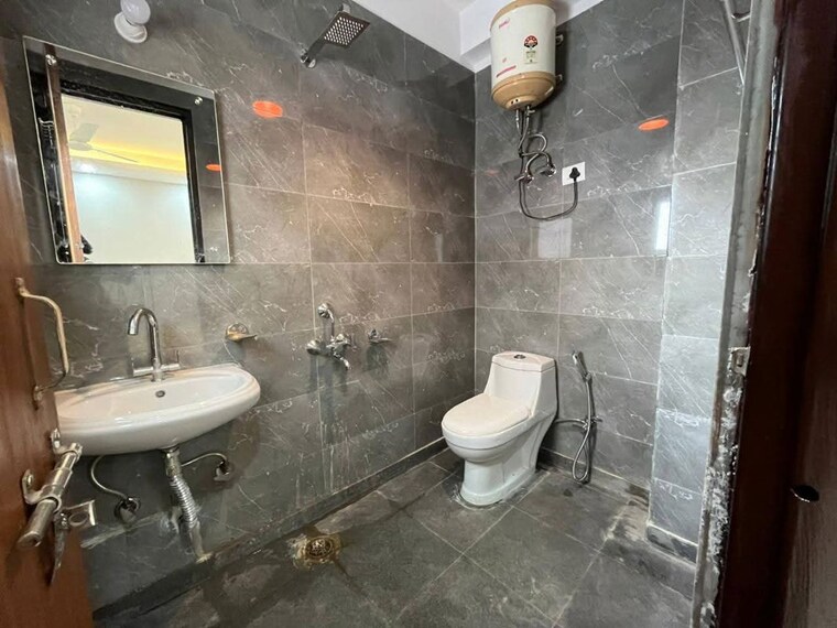 Bathroom, saket 2 Bedroom 970 Sq.Ft. Builder Floor In Saket Delhi 10607407