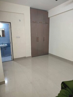 Room in 2 BHK Builder Floor at Saket – for Rent