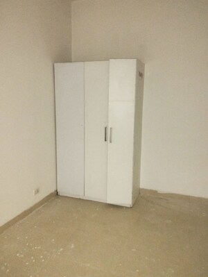 Room in 3 BHK Builder Floor at Vatika India Next, Sector 82 – for Rent