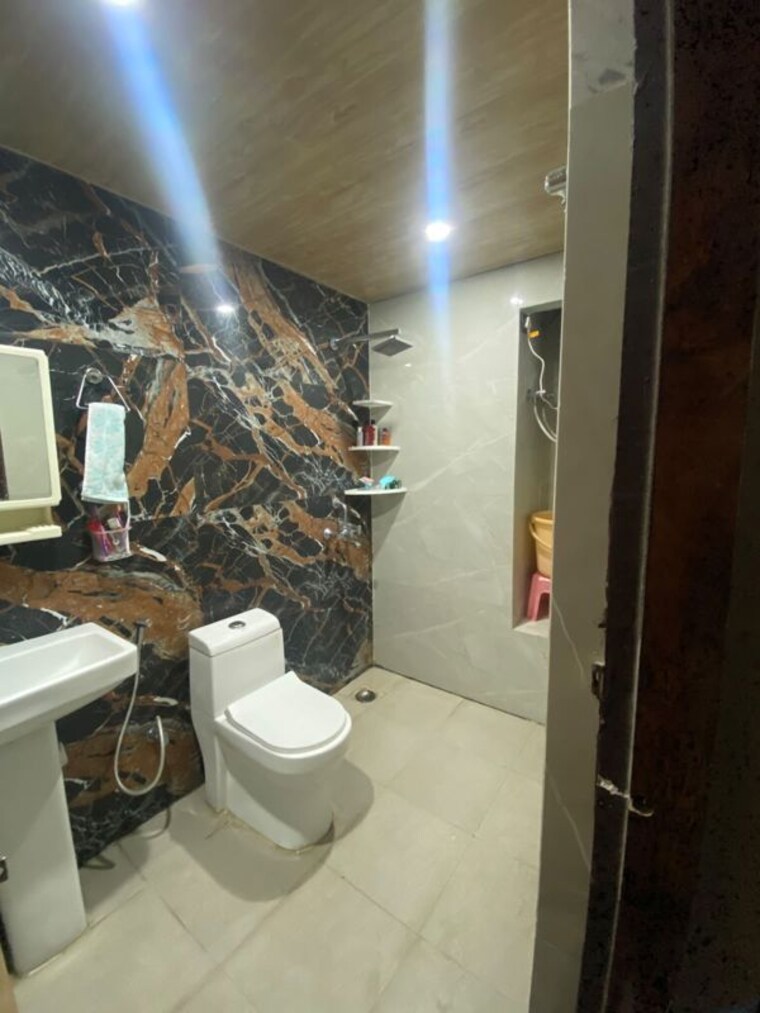 Bathroom, vvip-addresses 3.5 Bedroom 1850 Sq.Ft. Apartment In Raj Nagar Extension Ghaziabad 10607442