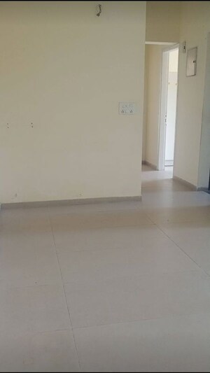 Room in 2 BHK Apartment at Satellite Royale, Goregaon East – for Rent